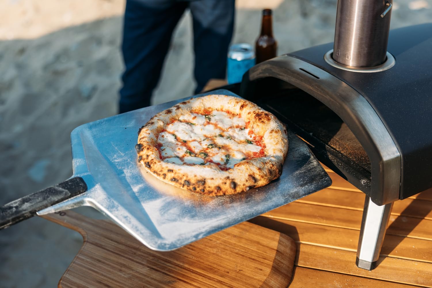 Ooni Fyra 12 Holzpellet Pizzaofen – Outdoor Pizzaofen – Gartenofen für Grillen, Kochen und Backen – Tragbarer Pizzaofen mit Holzfeuerung – Pizza Oven – Kocht Pizzen in nur 60 Sekunden