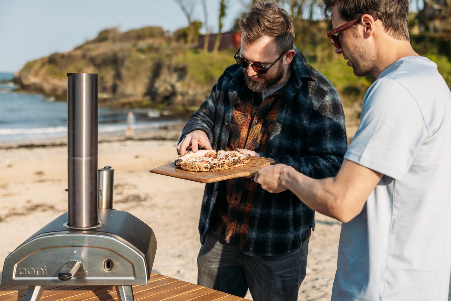 Ooni Fyra 12 Holzpellet Pizzaofen – Outdoor Pizzaofen – Gartenofen für Grillen, Kochen und Backen – Tragbarer Pizzaofen mit Holzfeuerung – Pizza Oven – Kocht Pizzen in nur 60 Sekunden