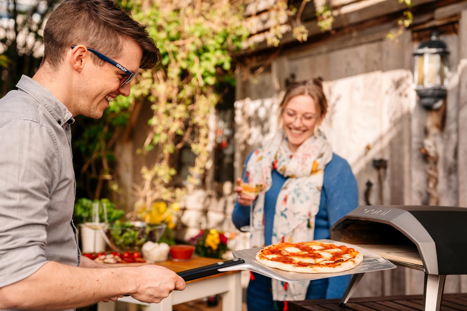 Ooni Koda 12 Gas Pizzaofen – 50 mBar Outdoor Pizzaofen – Gartenofen für Grillen, Kochen und Backen – Gartenofen für Pizzas – Pizza Oven – Kocht Pizzen in nur 60 Sekunden - (DE|AT- 50 mBar)